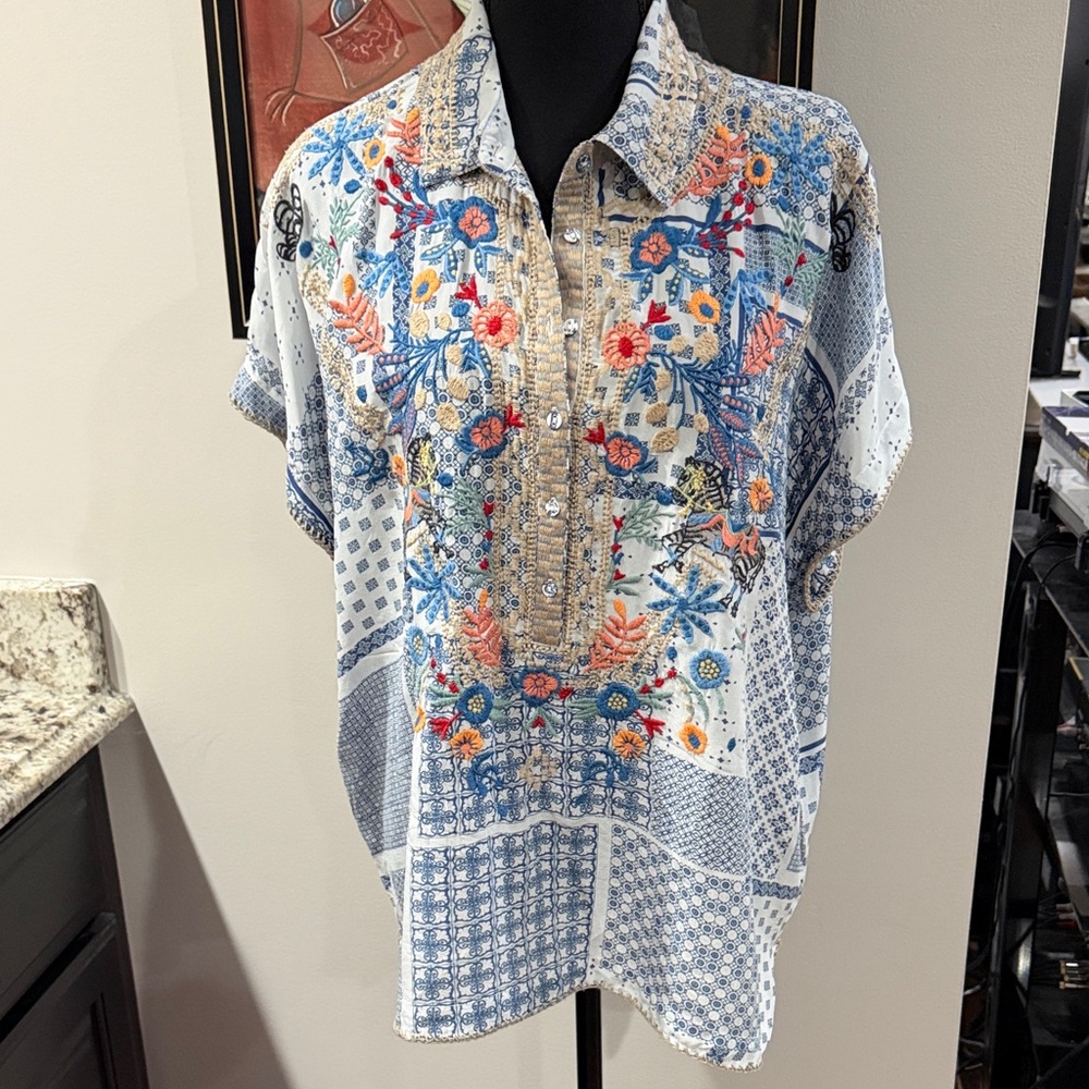 Johnny Was Masquerade silk top  patchwork print + beautiful embroidery Sz Lg.